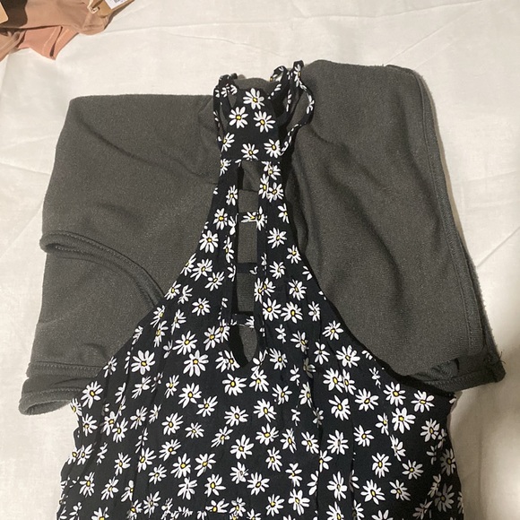 Black daisy halter dress - Picture 5 of 5